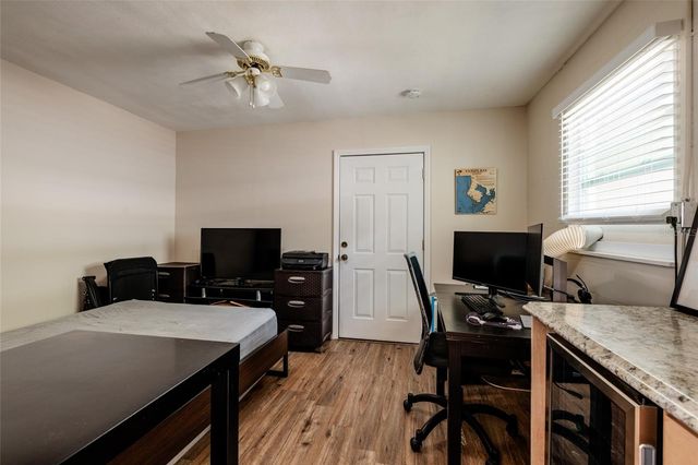 511 74TH AVENUE N, St Petersburg, FL 33702