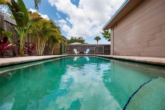 511 74TH AVENUE N, St Petersburg, FL 33702