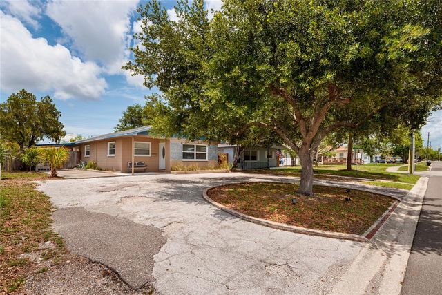 511 74TH AVENUE N, St Petersburg, FL 33702