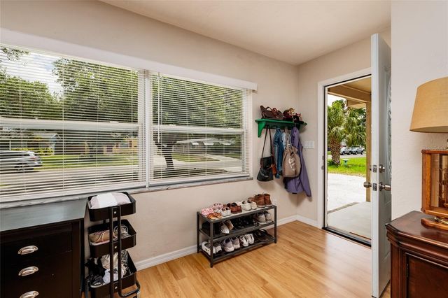 511 74TH AVENUE N, St Petersburg, FL 33702
