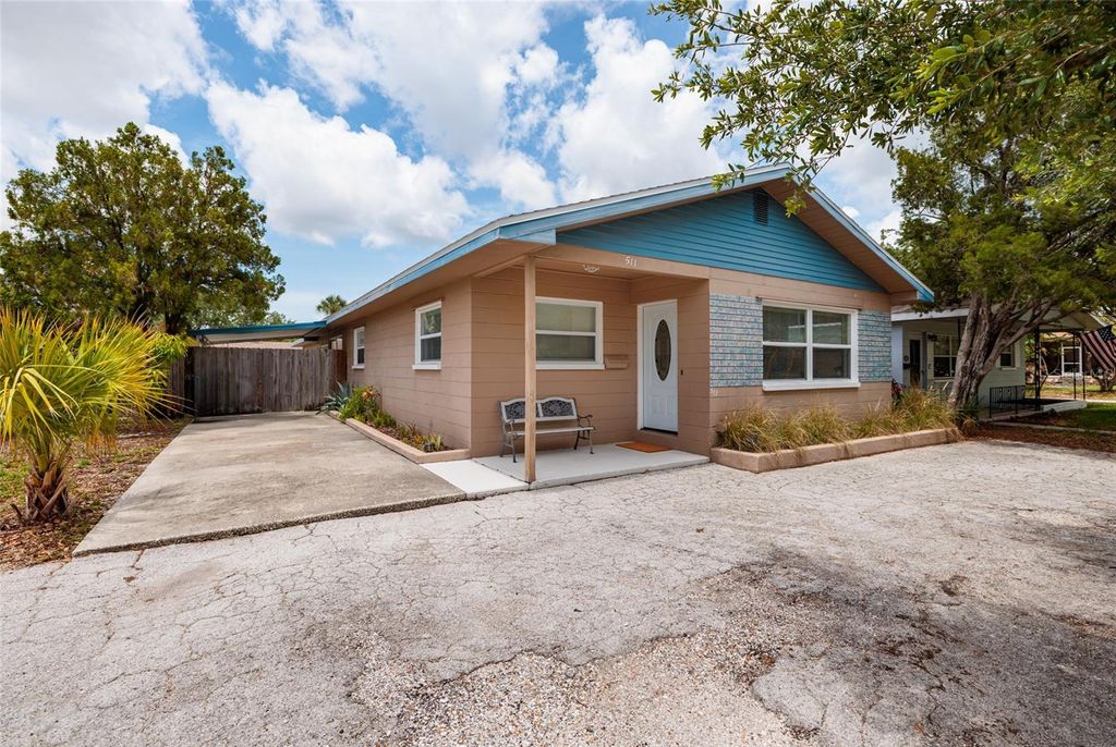 511 74TH AVENUE N, St Petersburg, FL 33702
