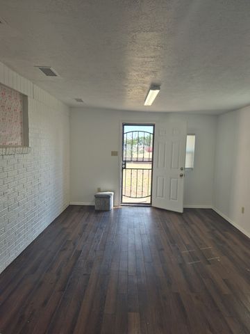 1003 Austin, Van Horn, TX 79855