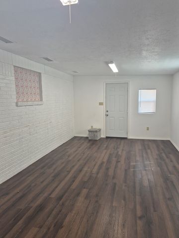 1003 Austin, Van Horn, TX 79855