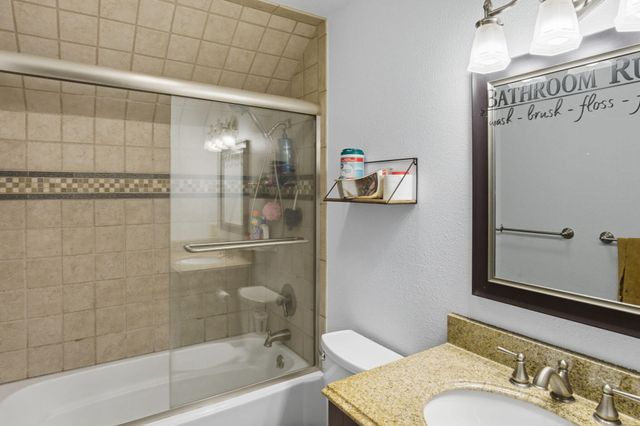 328 Briarbrook Drive Drive, Carl Junction, MO 64834