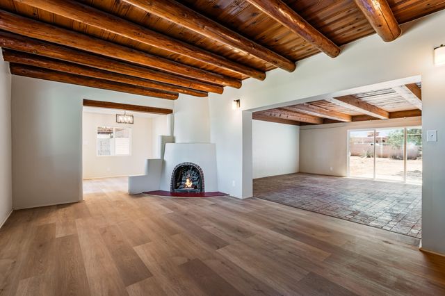 100 Tyler Road NW, Albuquerque, NM 87107