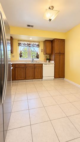 1006 Brentwood Circle, Buffalo Grove, IL 60089