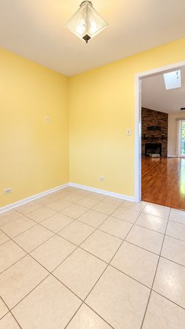 1006 Brentwood Circle, Buffalo Grove, IL 60089