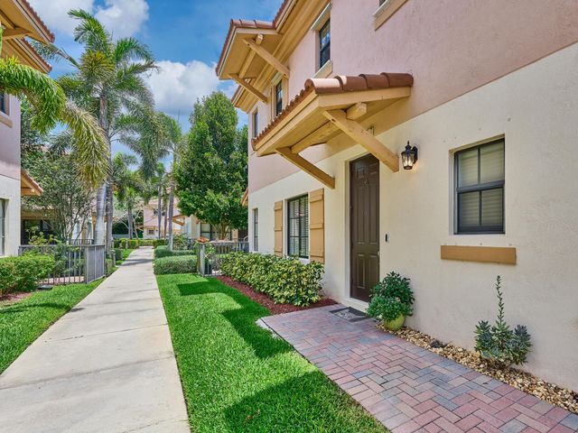 4767 Preserve Street, Coconut Creek, FL 33073