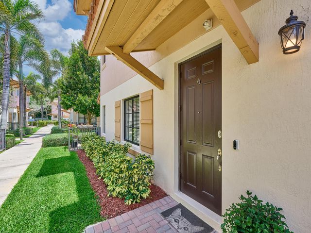 4767 Preserve Street, Coconut Creek, FL 33073