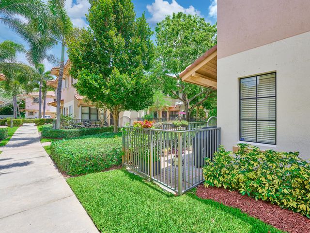 4767 Preserve Street, Coconut Creek, FL 33073
