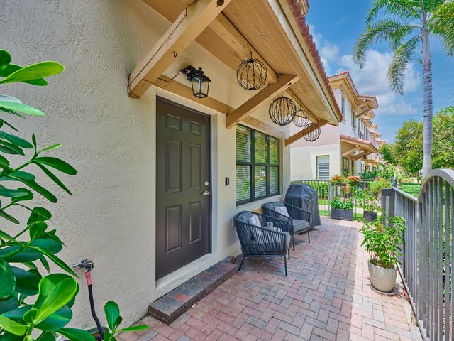 4767 Preserve Street, Coconut Creek, FL 33073