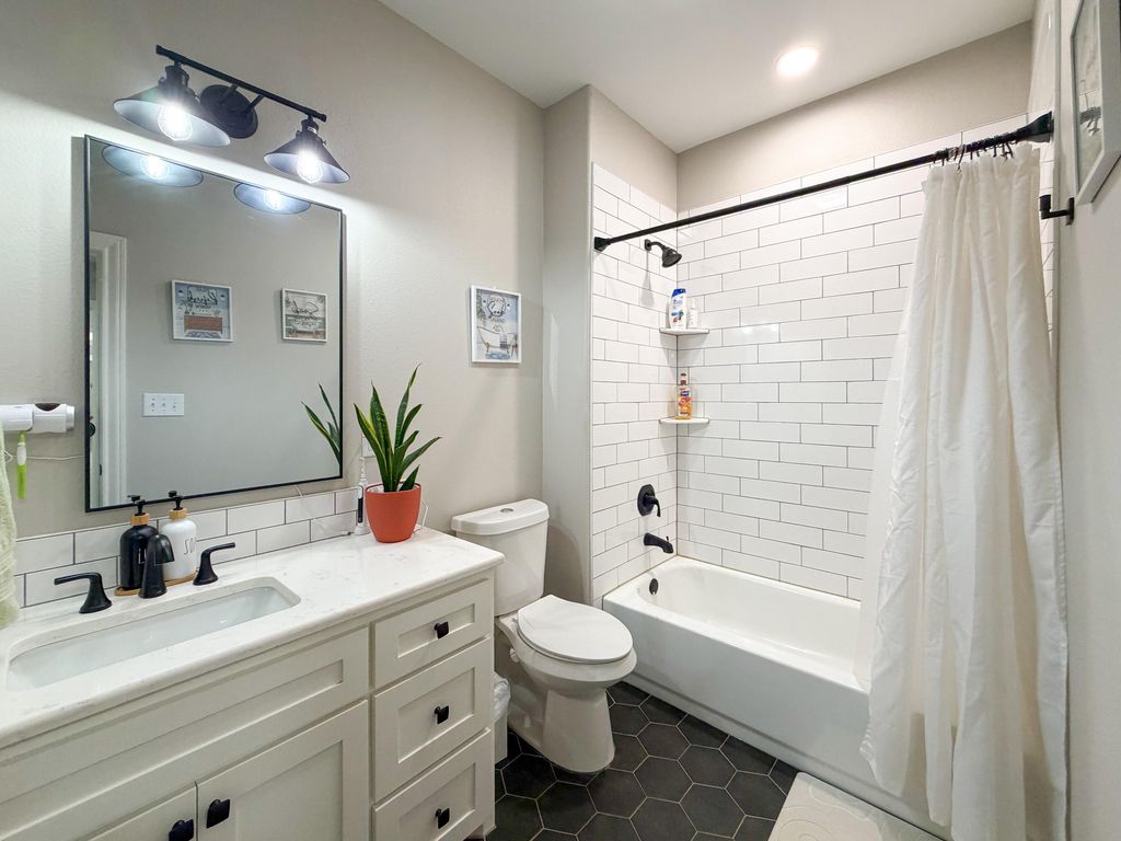 Image 24 of property listing at 5429 Grey Wolf Lane, San Angelo, TX 76901