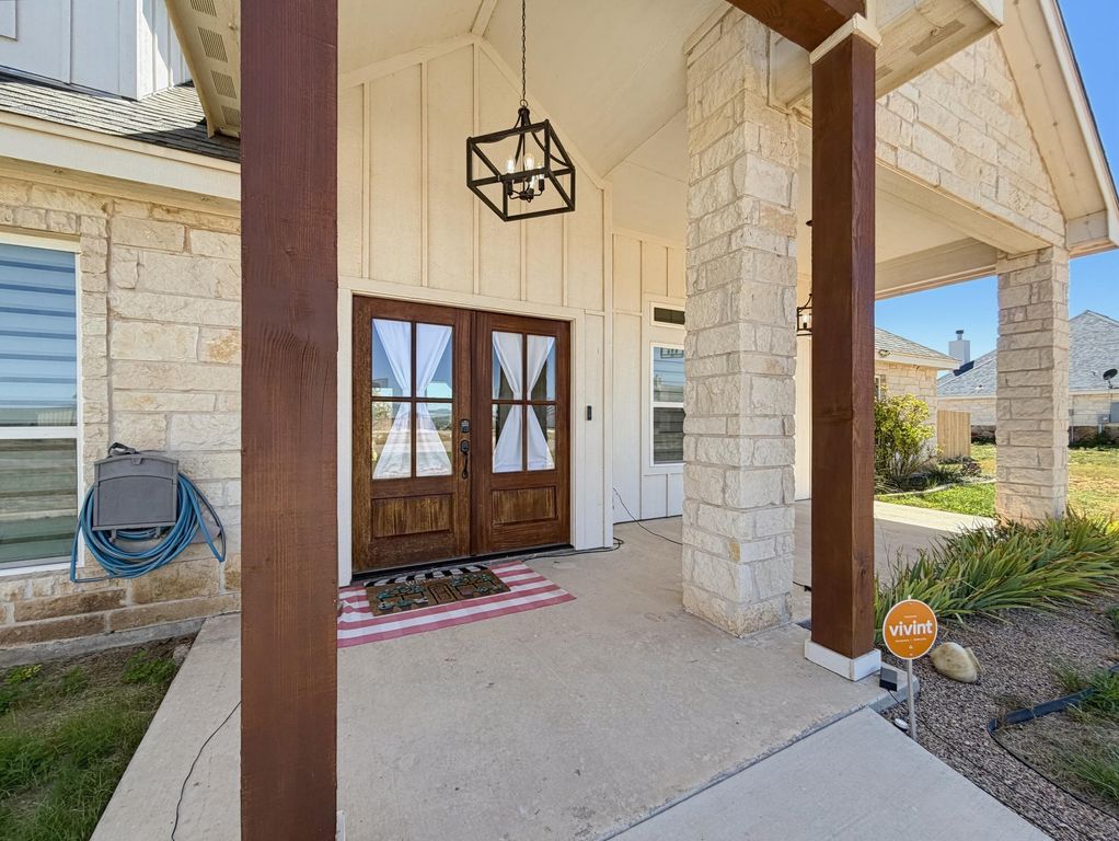 Image 3 of property listing at 5429 Grey Wolf Lane, San Angelo, TX 76901