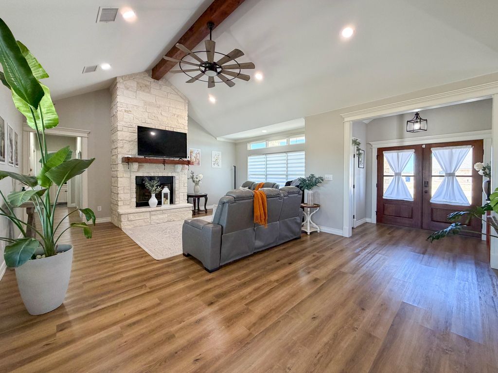 Image 6 of property listing at 5429 Grey Wolf Lane, San Angelo, TX 76901