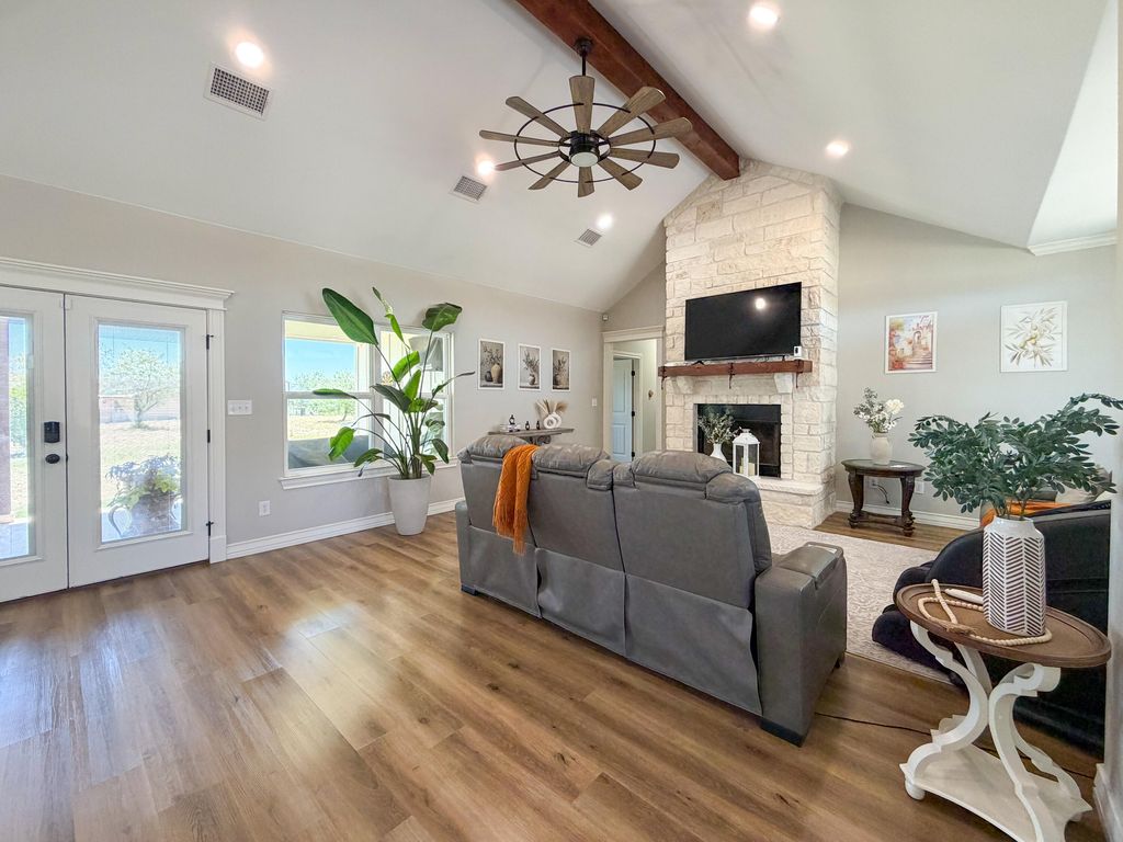 Image 7 of property listing at 5429 Grey Wolf Lane, San Angelo, TX 76901
