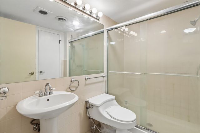 1512 1st Ave 204A, Coralville, IA 52241