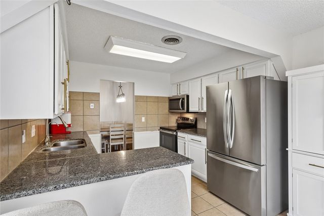 1512 1st Ave 204A, Coralville, IA 52241