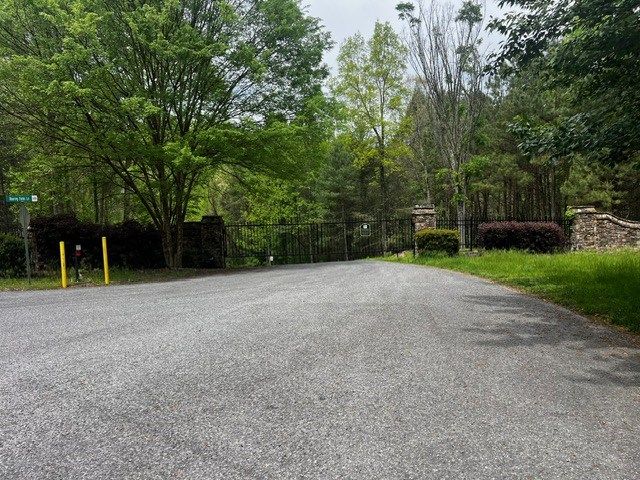 109R Red Oak Trail, Ellijay, GA 30540