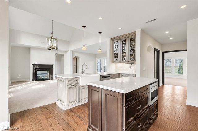 39489 Tudor Drive, Willoughby, OH 44094