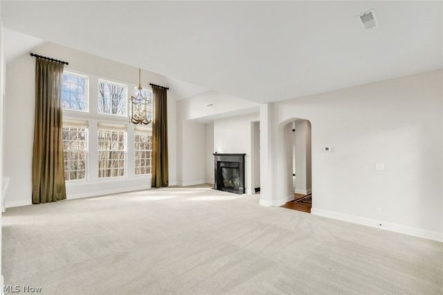 39489 Tudor Drive, Willoughby, OH 44094