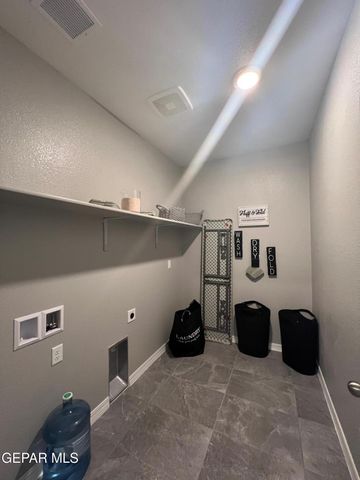 5976 Emmitt Smith Street, El Paso, TX 79924