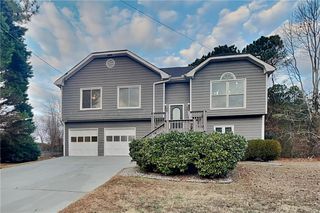 880 Burning Bush Drive, Loganville, GA 30052