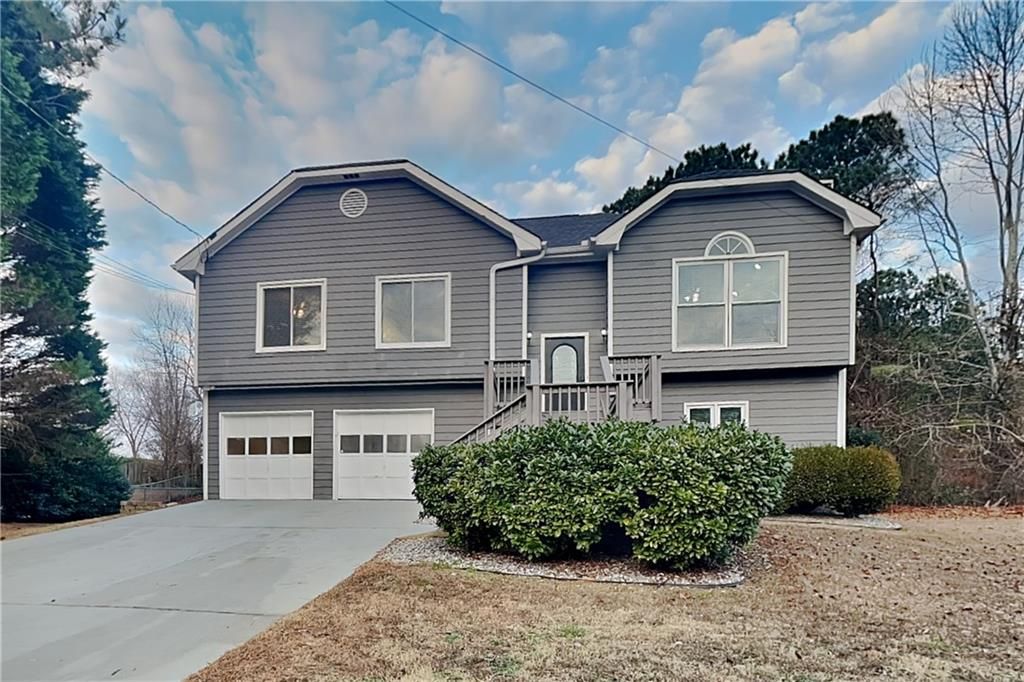 880 Burning Bush Drive, Loganville, GA 30052