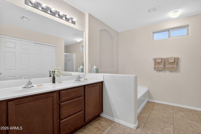 2513 S POWELL Road, Apache Junction, AZ 85119