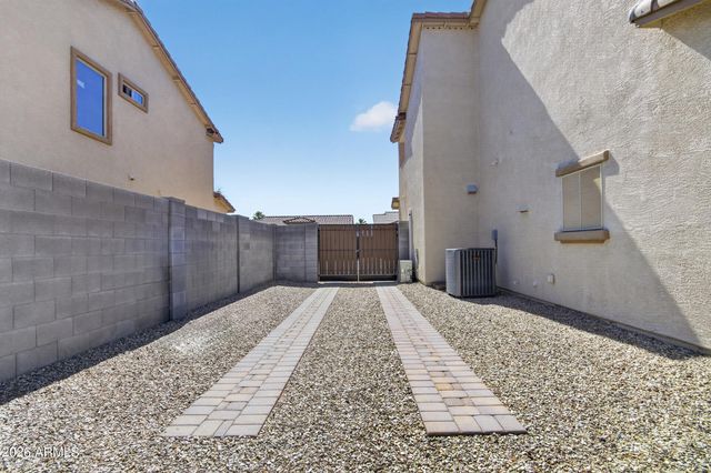 2513 S POWELL Road, Apache Junction, AZ 85119