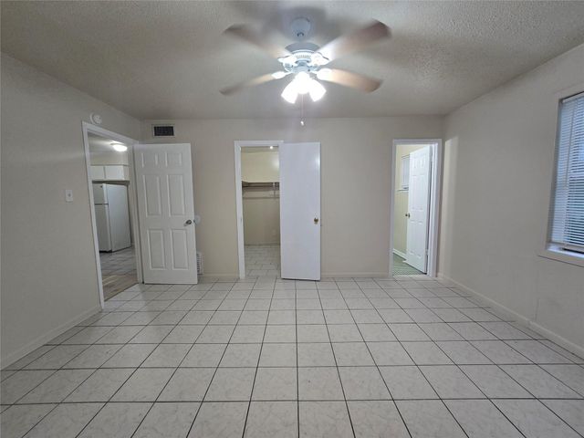 3714 Avenue S 7, Galveston, TX 77550