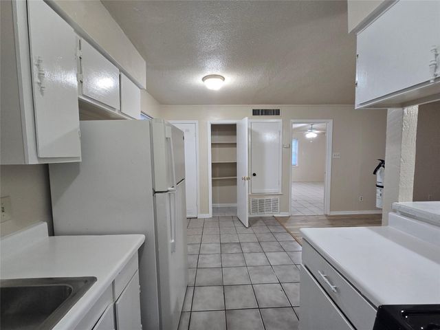 3714 Avenue S 7, Galveston, TX 77550