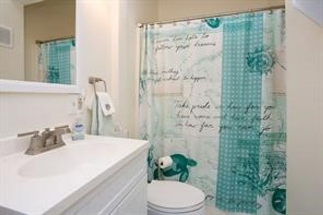 3 Prairie Avenue 1, Newport, RI 02840