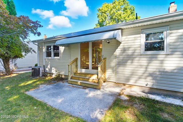 34 Westport Drive, Toms River, NJ 08757