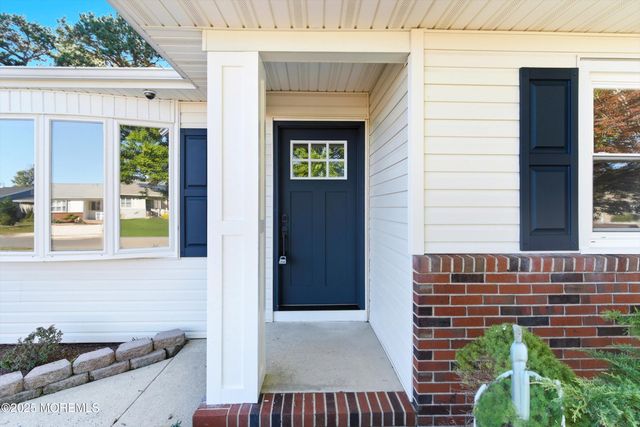 34 Westport Drive, Toms River, NJ 08757