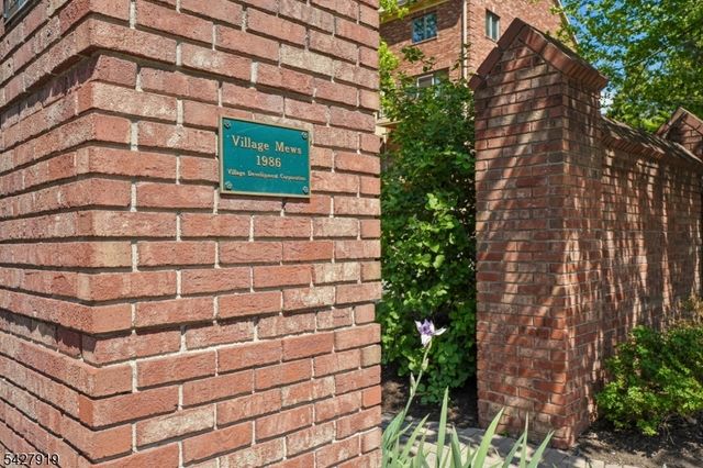 68 Mews Ln, South Orange Village Twp., NJ 07079