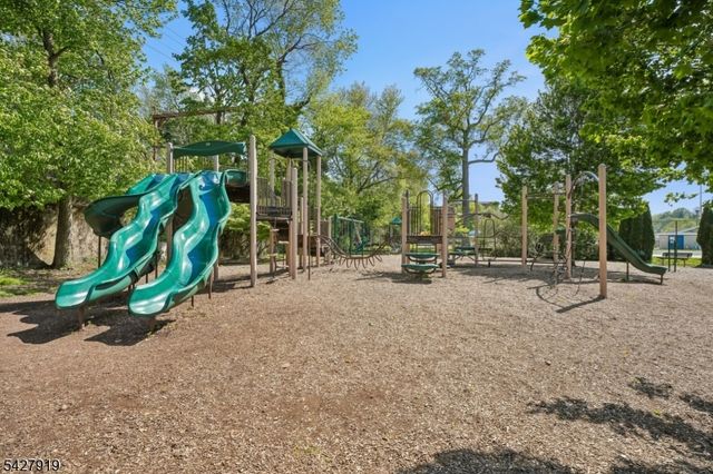 68 Mews Ln, South Orange Village Twp., NJ 07079