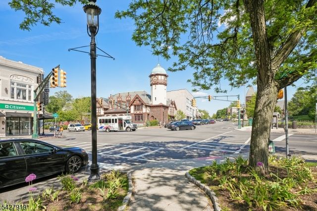 68 Mews Ln, South Orange Village Twp., NJ 07079