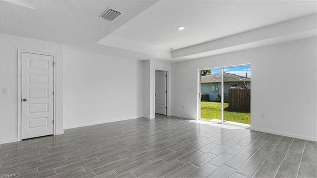 1005 W 11th ST, Lehigh Acres, FL 33972