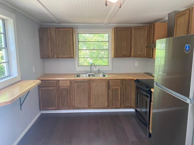 210 Hollon Street, Headland, AL 36345