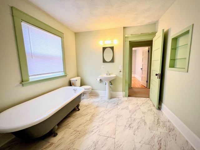 3207 E 42nd Street, Minneapolis, MN 55406