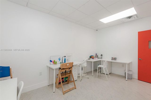 1992 E 4th Ave, Hialeah, FL 33010