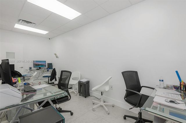 1992 E 4th Ave, Hialeah, FL 33010