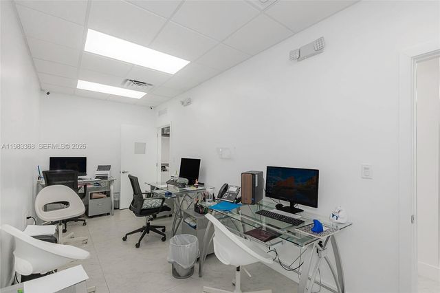 1992 E 4th Ave, Hialeah, FL 33010