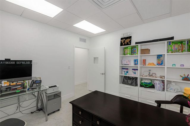 1992 E 4th Ave, Hialeah, FL 33010