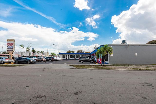 1992 E 4th Ave, Hialeah, FL 33010