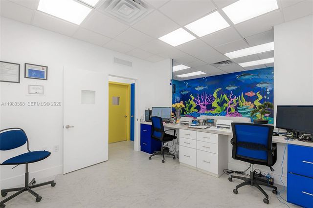 1992 E 4th Ave, Hialeah, FL 33010