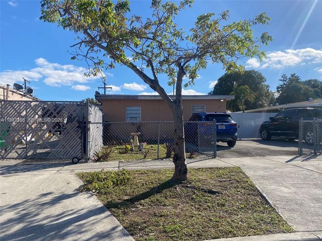 1992 E 4th Ave, Hialeah, FL 33010
