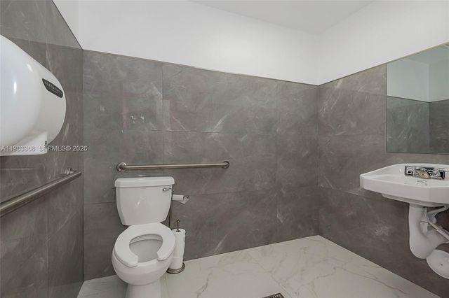 1992 E 4th Ave, Hialeah, FL 33010