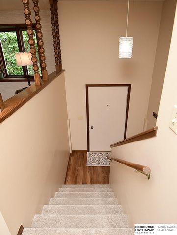 5907 Deerwood Drive, Lincoln, NE 68516