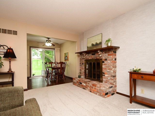 5907 Deerwood Drive, Lincoln, NE 68516